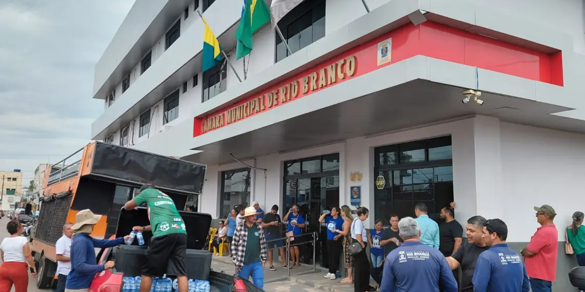 Agentes de saúde voltam a protestar após prefeitura descumprir acordo sobre reajuste