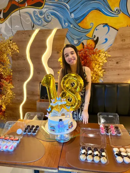 Ana Flávia Lavocat Holanda comemorou seus 18 anos na última terça-feira, 7