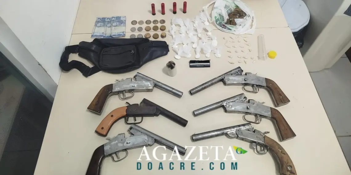 Força Tática apreende armas caseiras, drogas e munições em terreno de Rio Branco