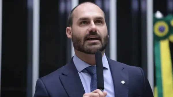 PGR descarta prisão de Eduardo Bolsonaro a pedido de deputados
