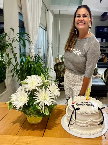 Fabíola Pinheiro comemorou aniversário em jantar intimista na última terça-feira, dia 14. Veja mais na coluna Roberta Lima