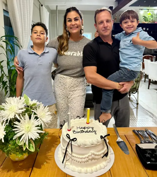 Fabíola Pinheiro comemorou aniversário em jantar intimista na última terça-feira, dia 14. Veja mais na coluna Roberta Lima