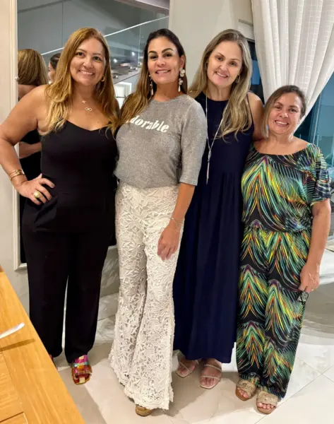 Fabíola Pinheiro comemorou aniversário em jantar intimista na última terça-feira, dia 14. Veja mais na coluna Roberta Lima