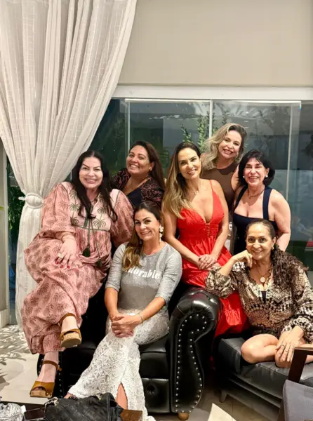 Fabíola Pinheiro comemorou aniversário em jantar intimista na última terça-feira, dia 14. Veja mais na coluna Roberta Lima