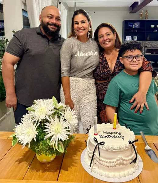 Fabíola Pinheiro comemorou aniversário em jantar intimista na última terça-feira, dia 14. Veja mais na coluna Roberta Lima