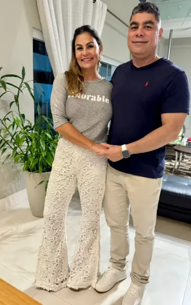 Fabíola Pinheiro comemorou aniversário em jantar intimista na última terça-feira, dia 14. Veja mais na coluna Roberta Lima