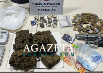 Dupla é presa com mais de 1 kg de maconha e simulacro de arma em Rio Branco