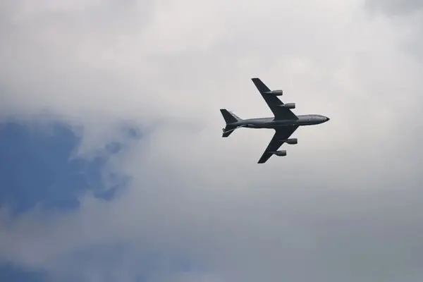 Companhia aérea vai cobrar passageiros que querem reclinar assento