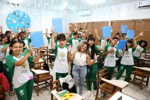 Até o fim do ano, 10 mil alunos da rede pública do Acre serão beneficiados com tablets