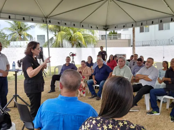 Damares insinua a pastores do AC que governo Lula é 'do inferno' e que há movimentações espirituais no país