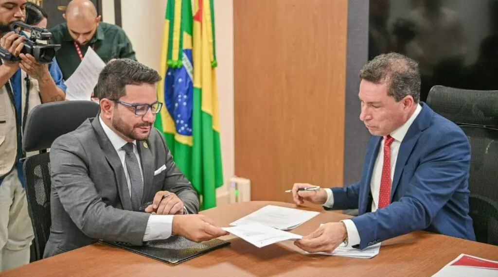 Assinatura do Pena Justa. Foto: Arquivo/Secom