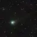 Cometa C/2025 A6 (Lemmon) registrado em 17 de setembro de 2025. O brilho esverdeado indica a presença de gases como o cianogênio e o carbono diatômico, típicos de cometas ativos. — Foto: Wikimedia/Domínio Público