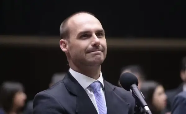 Conselho de Ética da Câmara arquiva processo que pedia cassação de Eduardo Bolsonaro