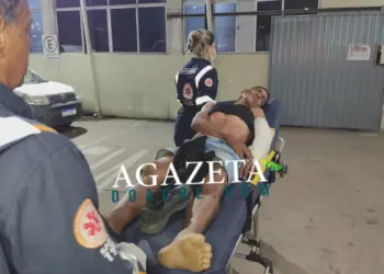 Homem é agredido por populares após invadir casa e ameaçar adolescentes com faca em Rio Branco