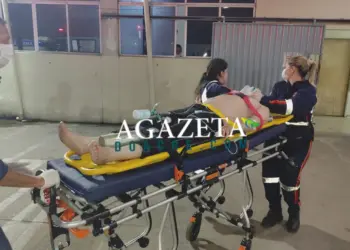 Homem cai de quatro metros enquanto limpava vidros de igreja no bairro Vila Acre e internado em estado grave no PS 2 Homem cai de quatro metros enquanto limpava vidros de igreja no bairro Vila Acre e internado em estado grave no PS