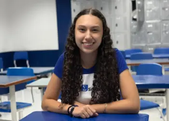 Beatriz Fernandes, de 18 anos, vive uma rotina intensa de estudos - Foto: Kauã Lucas