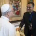 Conhecido por defender o diálogo entre religião e ciência, D’Souza afirmou que a descoberta de vida extraterrestre inteligente provocaria uma revolução na teologia, mas também seria um novo capítulo na compreensão da criação divina - (crédito: Reprodução/Vatican Media)