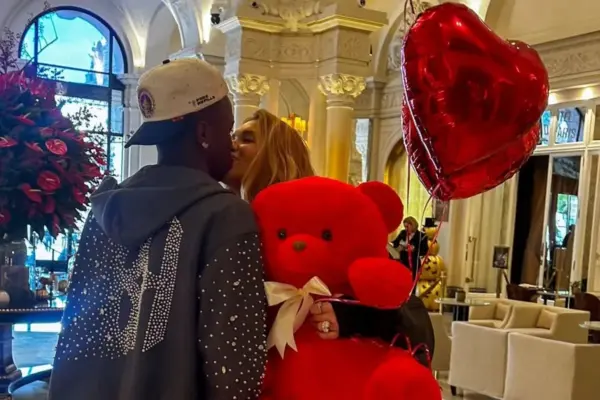 Joias e balões: veja detalhes do pedido de namoro de Vini e Virginia 1 Joias e balões: veja detalhes do pedido de namoro de Vini e Virginia