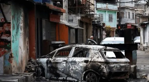 Operação mais letal do Rio deixa 64 mortos, sendo 4 policiais 3 Operação mais letal do Rio deixa 64 mortos, sendo 4 policiais