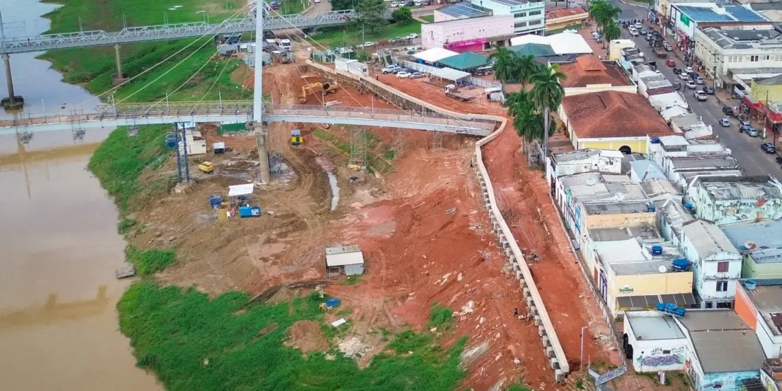 Deracre reforça base da Passarela Joaquim Macedo em nova etapa de obra 1 Deracre avança na recuperação da Passarela Joaquim Macedo. Foto: Luy Andriel/Deracre