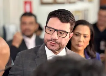 Após críticas, Gladson reconhece que criação de novo cargo de secretário veio em 'hora inoportuna'