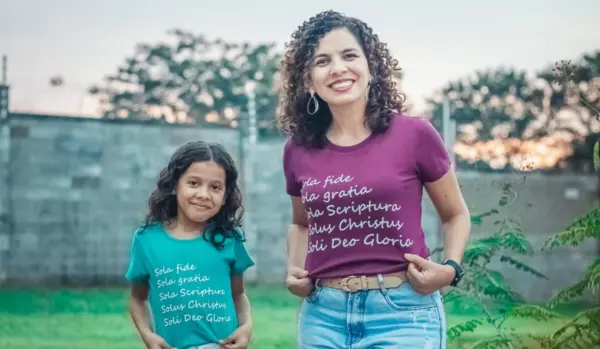 Família acreana celebra o legado da Reforma Protestante e ensina valores de fé às novas gerações