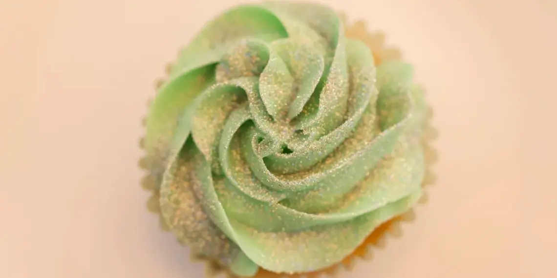 Anvisa alerta sobre riscos no uso de glitter em bolos e doces 1 Jennifer A Smith/Getty Images