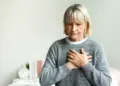 Risco cardíaco cresce com a menopausa e exige atenção, segundo médica