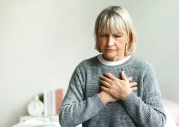 Risco cardíaco cresce com a menopausa e exige atenção, segundo médica