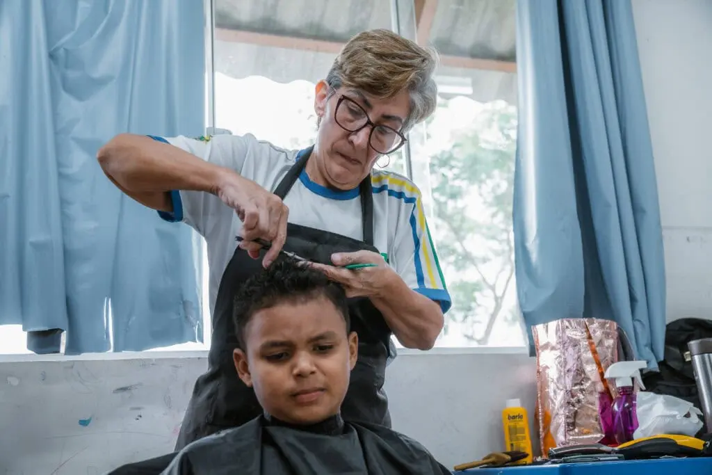 Governo promove ação social com cortes de cabelo para comunidade, em Rio Branco 3 Governo promove ação social com cortes de cabelo para comunidade, em Rio Branco