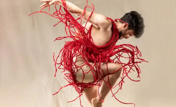 “Bailarino do Pé Rachado”: livro que propõe olhar sobre a dança como expressão do corpo é lançado no Acre 1 “Bailarino do Pé Rachado”: livro que propõe olhar sobre a dança como expressão do corpo é lançado no Acre