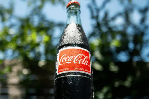 O que diz a Coca-Cola sobre contaminação de metanol em refrigerantes
