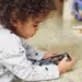 Maioria das crianças tem acesso a smartphones antes do recomendado por especialistas  • Sally Anscombe/GettyImages
