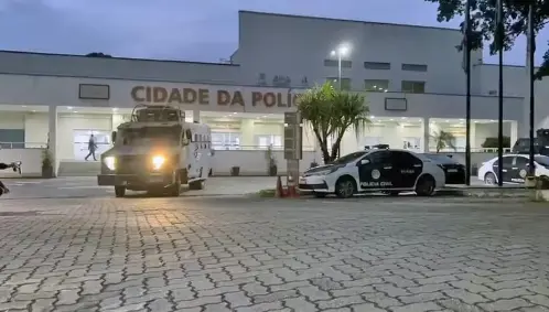 Operação mais letal do Rio deixa 64 mortos, sendo 4 policiais 3 Operação mais letal do Rio deixa 64 mortos, sendo 4 policiais