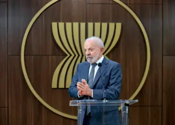 “Traficantes são vítimas dos usuários também”, diz Lula