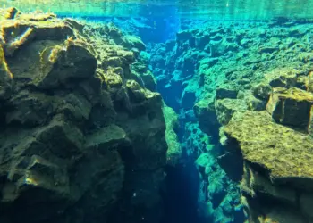 Cientistas detectam placas tectônicas se partindo no Oceano Pacífico 2 Foto: Edi Gilodi/Getty Images