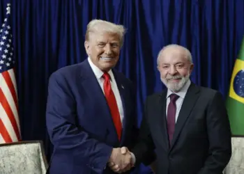 Trump deseja feliz aniversário a Lula e diz que tiveram “boa reunião” 29 Presidente da República, Luiz Inácio Lula da Silva, durante encontro com o presidente dos Estados Unidos, Donald Trump, na Malásia  • Ricardo Stuckert / PR