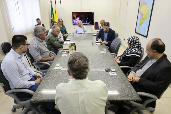 Embaixador do Irã visita Acre e discute exportação de café e carne bovina com setor agropecuário