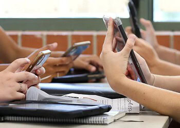 Acre veta uso de celulares por estudantes durante aulas, recreios e intervalos; regra vale para escolas públicas e privadas 2 Foto: Reprodução