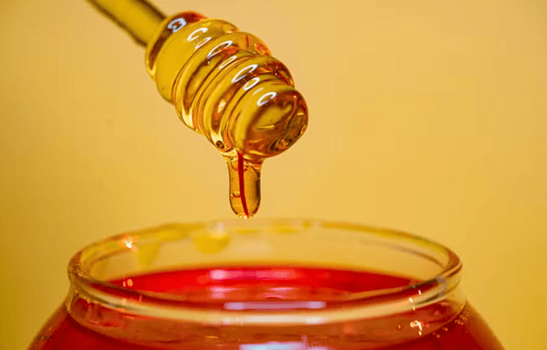 Como o mel é falsificado e por que isso representa um risco para a saúde