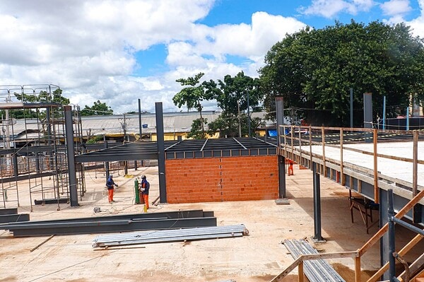 Prefeitura busca profissionais para trabalhar nas obras do Mercado Elias Mansour e do Elevado da AABB