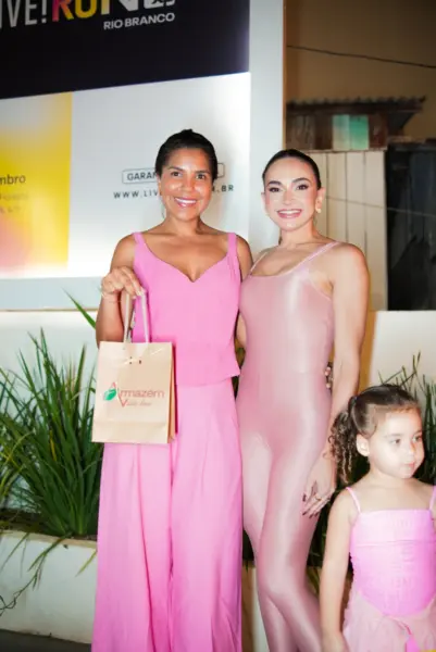 No dia 30 de outubro, a LIVE! Rio Branco realizou um encontro especial em apoio ao Outubro Rosa. Veja mais na coluna Roberta Lima 24 No dia 30 de outubro, a LIVE! Rio Branco realizou um encontro especial em apoio ao Outubro Rosa. Veja mais na coluna Roberta Lima