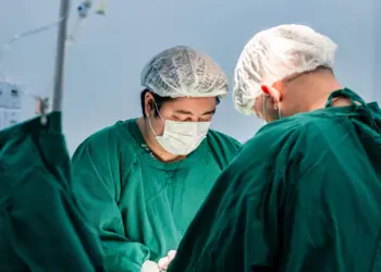 Acre realiza primeiro implante de prótese testicular no estado em paciente de 19 anos 2 Procedimento foi realizado no Centro Cirúrgico da Fundhacre. Foto: Gleison Luz/Fundhacre