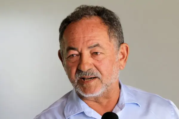 Prefeito de Bujari é multado por descumprimento de norma sobre cadastro de contratos