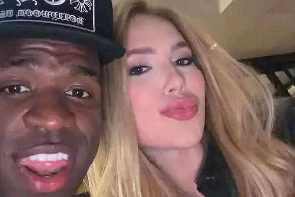 Vini Jr. posta foto com Virginia após vitória e polêmica de imagem apagada