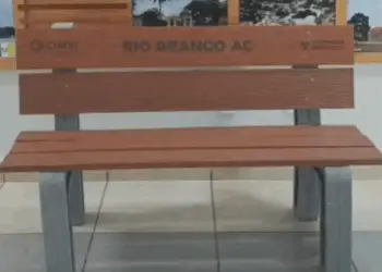 Bocalom quer transformar plástico reciclado em bancos de praças em Rio Branco 1 Foto: Reprodução/Instagram