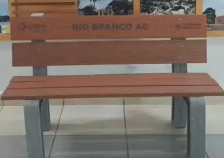 Bocalom quer transformar plástico reciclado em bancos de praças em Rio Branco 1 Foto: Reprodução/Instagram