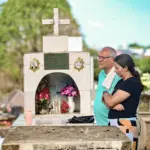 FOTOS: Famílias lotam cemitérios de Rio Branco no Dia de Finados
