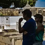 FOTOS: Famílias lotam cemitérios de Rio Branco no Dia de Finados