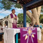 FOTOS: Famílias lotam cemitérios de Rio Branco no Dia de Finados